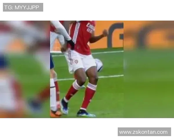 日本足球明星激情瞬间集锦展现绿茵场上的荣耀与梦想 日本足球明星激情瞬间集锦展现绿茵场上的荣耀与梦想