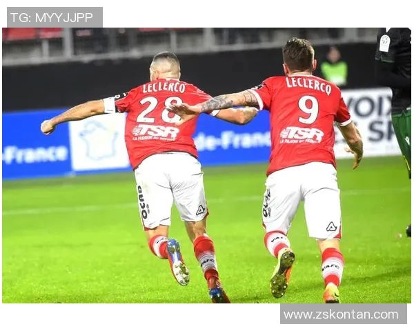 瓦朗谢纳与欧塞尔的激烈对决谁能笑到最后分析比赛前景与关键球员表现 瓦朗谢纳与欧塞尔的激烈对决谁能笑到最后分析比赛前景与关键球员表现